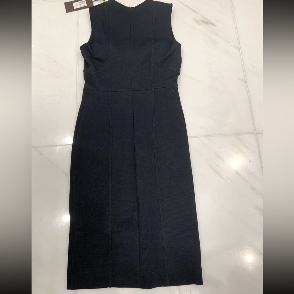 Gucci women’s dress size M. Sleeveless. Belt not included.
